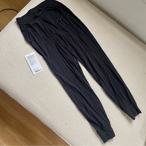LULULEMON Ready to Rulu black jogger pants